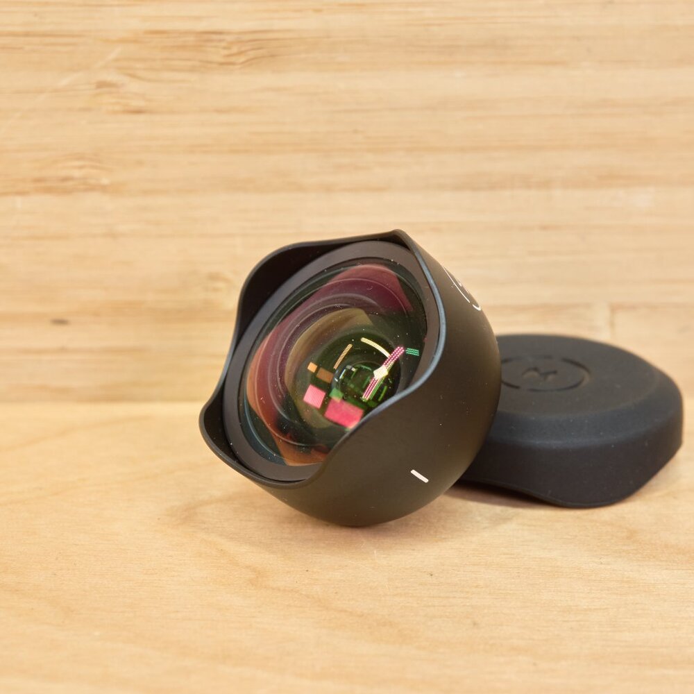 Moment Wide Angle 18mm Mobile Lens / Smartphone Camera Accessory